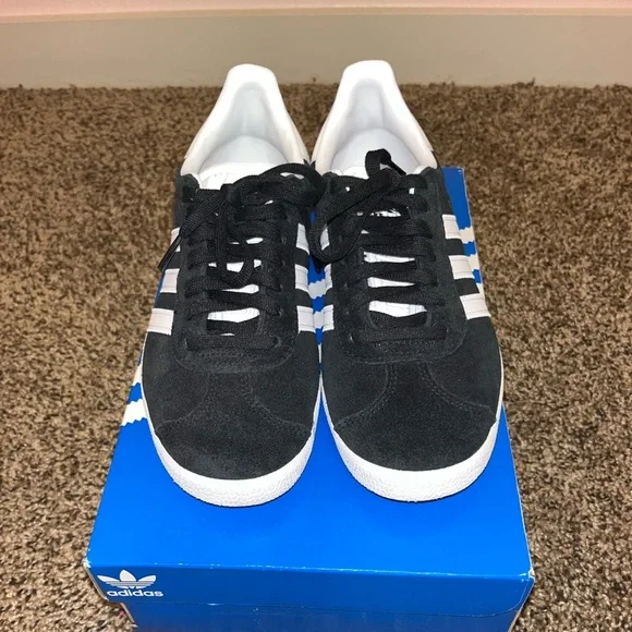 Black and White Adidas Gazelle - Picture 3 of 6